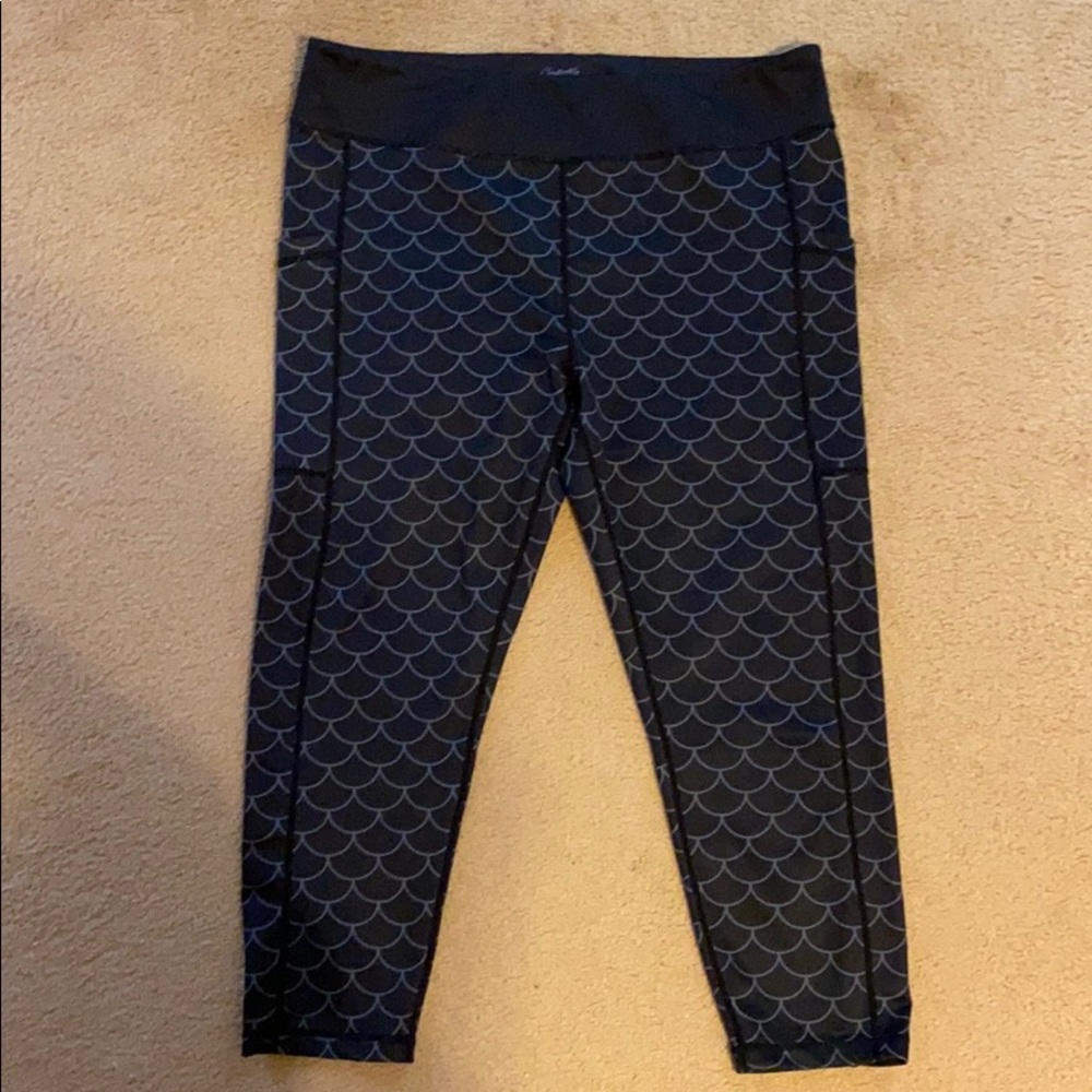 Constantly Varied Gear CVG capris size XXL